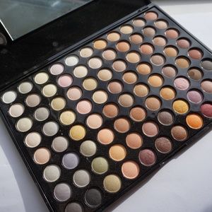 3 Eyshasow Palettes & 1 Face Palette